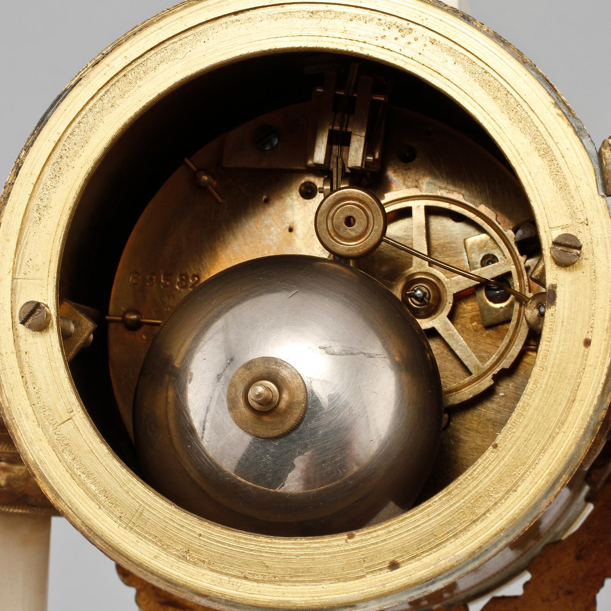 BORDSUR, gustaviansk stil, omkring 1900-talets mitt.