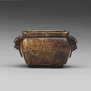 557. A bronze censer, late Qing dynasty, circa 1900.