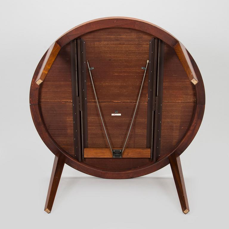 Severin Hansen, mid-20th century dining table, model 180 for Haslev Møbelsnedkeri, Denmark.