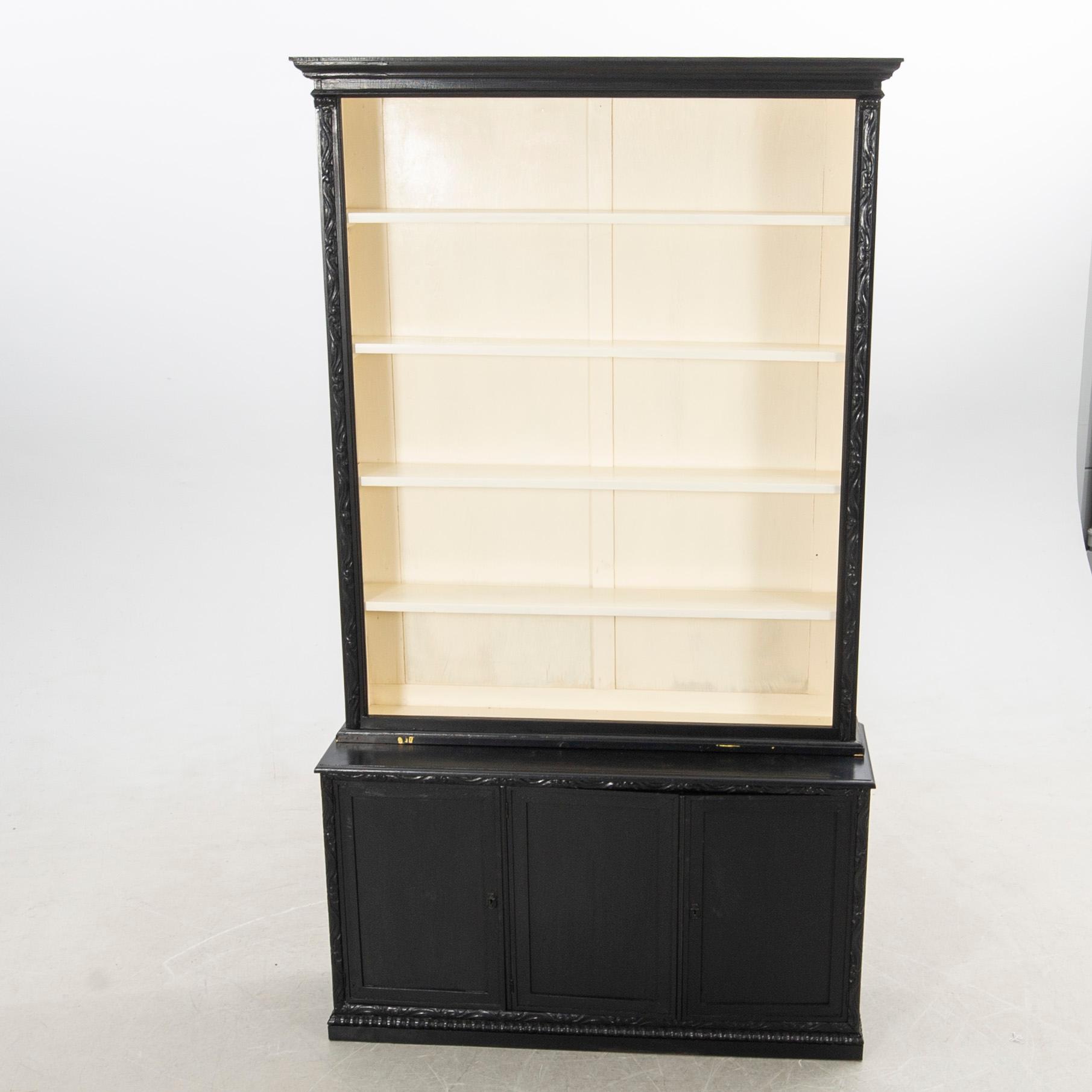 Shelf from the first half of the 20th century.