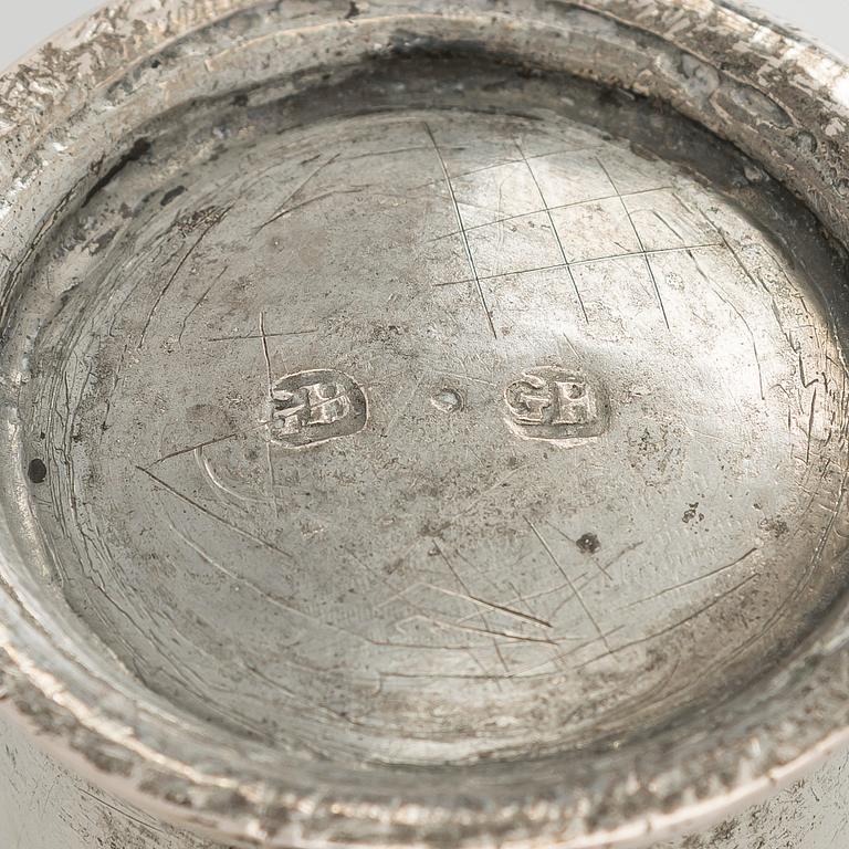 Pikari, hopea, osittain kullattu, kaksinkertainen lyönti, tunnistamaton mestarileima GH, todenn. Baltia 1700-luku.