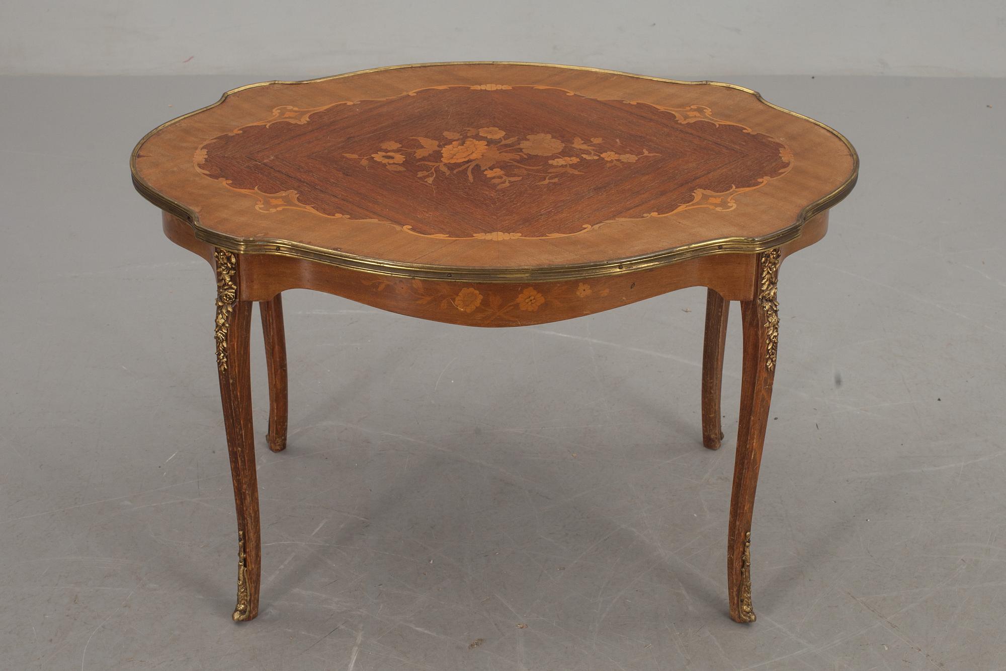 SOFFBORD, Louis XV-stil, 1900-talets andra hälft.