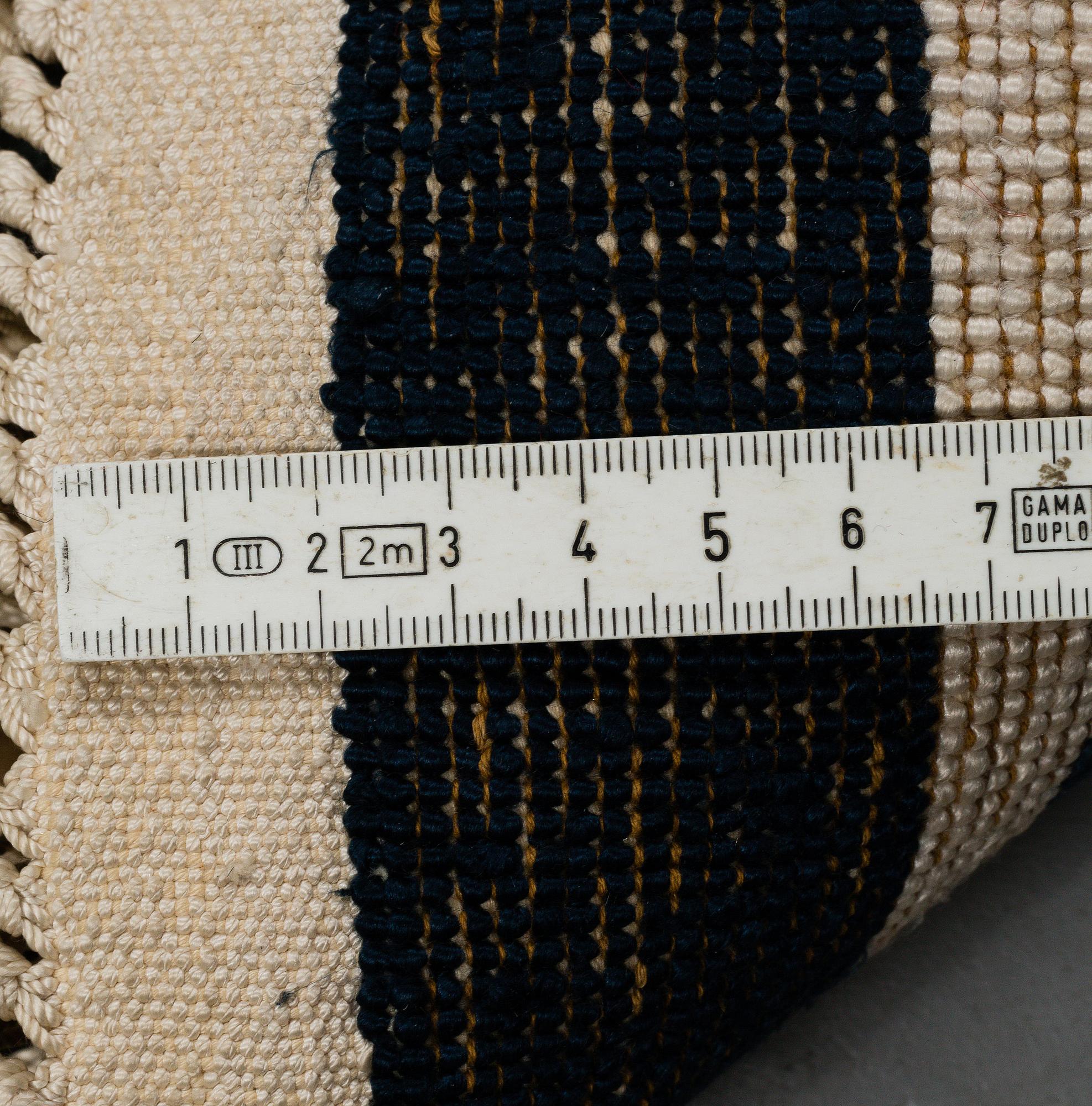 A RUG, silk China, ca 152 x 92 cm.