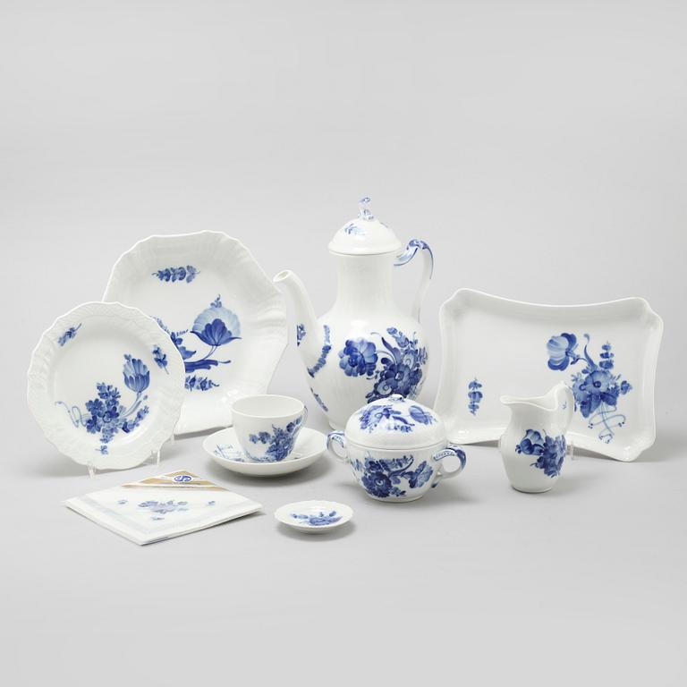 A porcelian set of tableware of 35 pcs by Royal Copenhagen.