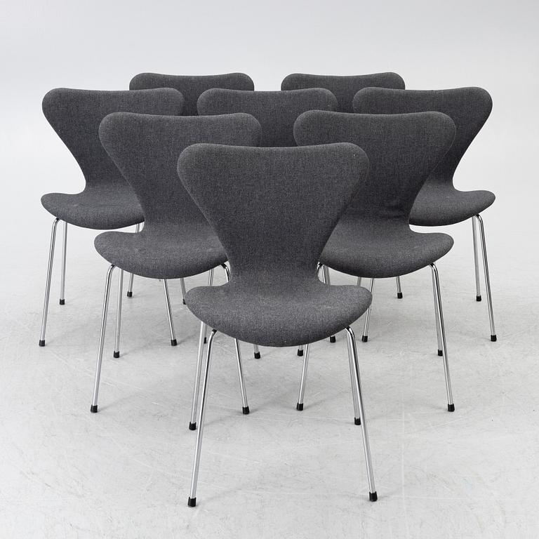 Arne Jacobsen, eight chairs, 'Serie 7', Fritz Hansen 2001.