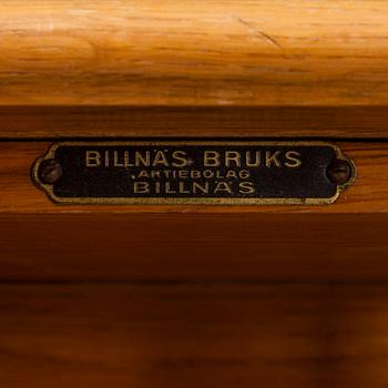 BOKKARUSELL / HYLLA, etikettmärkt Billnäs, 1900-talets början.