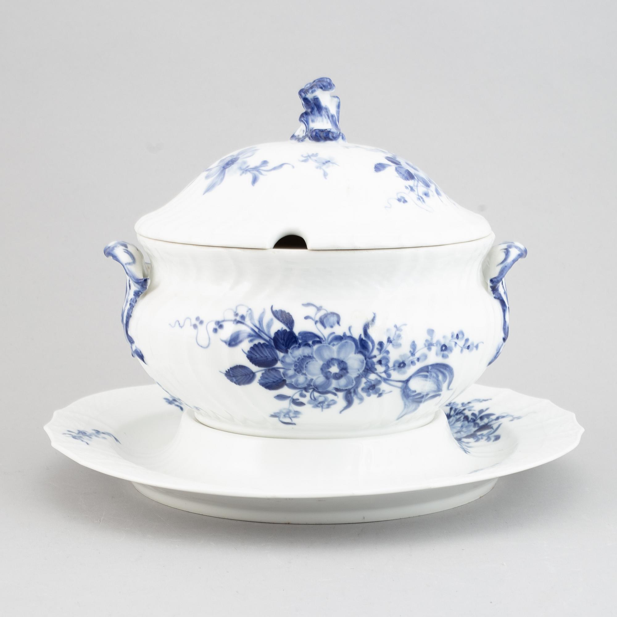Royal Copenhagen, a 'Blå Blomst' porcelain tureen, Denmark.
