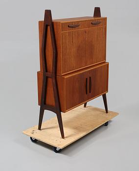 CHIFFONJÉ, 1900-talet tredje kvartal.