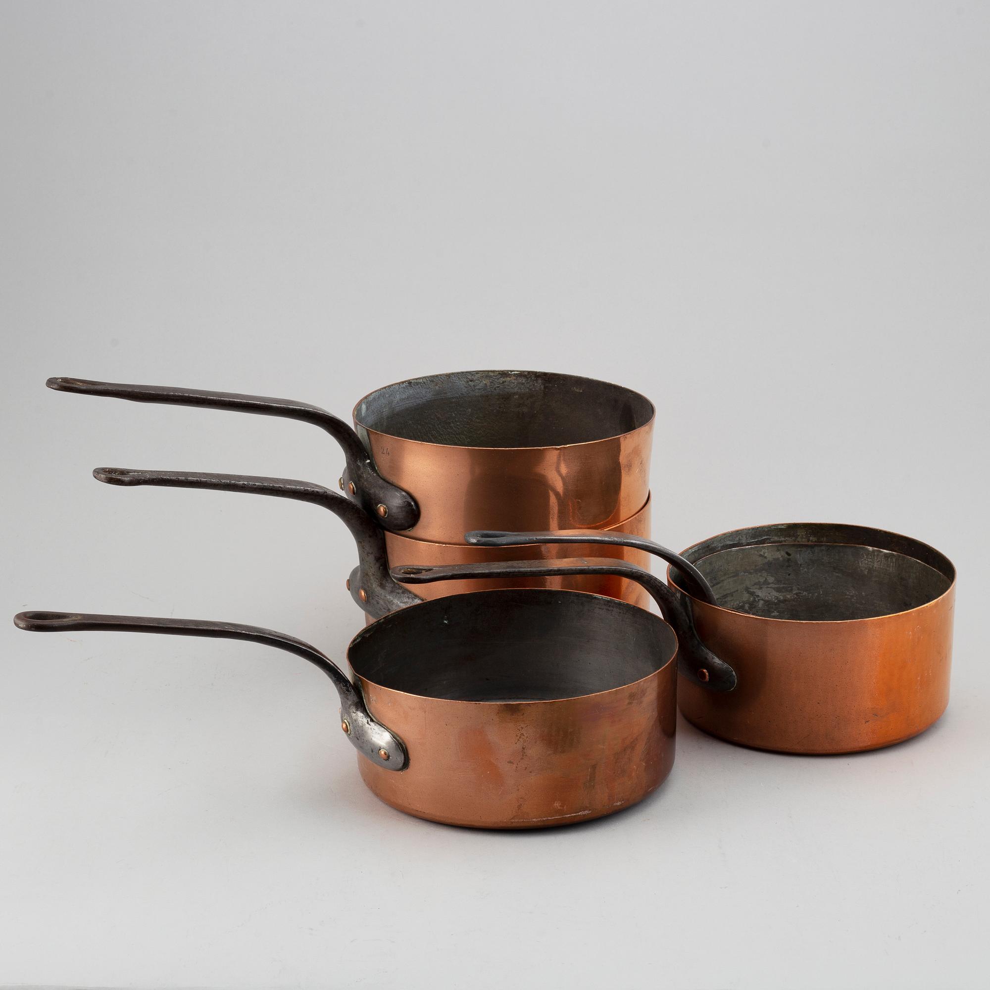Five coppar pots, early 20th century.