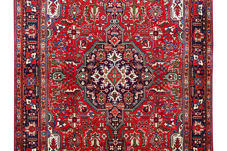 Matta, Täbriz, ca 309 x 204 cm.