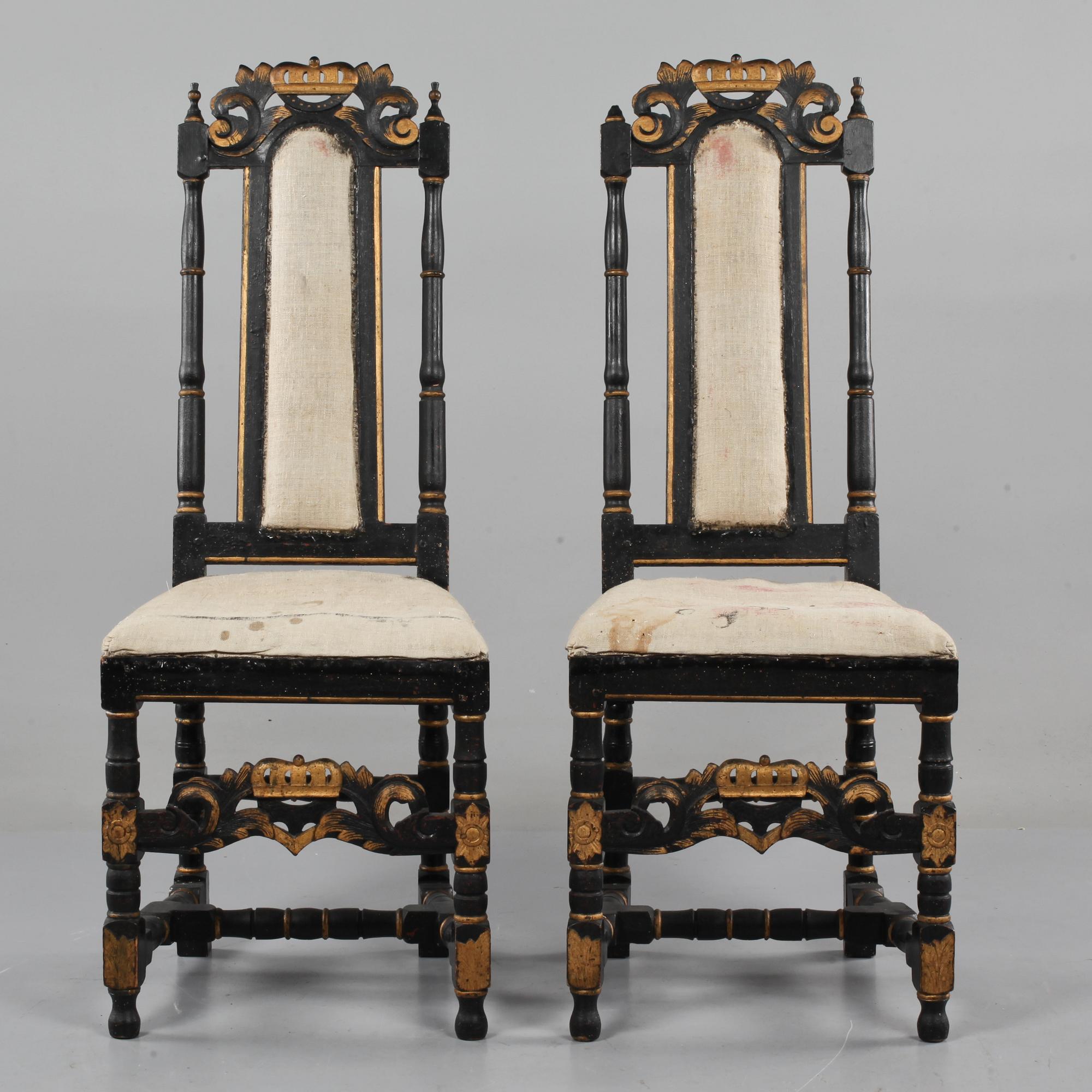 STOLAR, ett par, så kallade kronstolar, barock, 1700-talets första hälft.