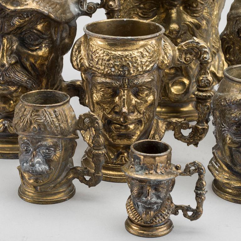 Seven Toby Jugs in brass from England, the second half of the 20th century.