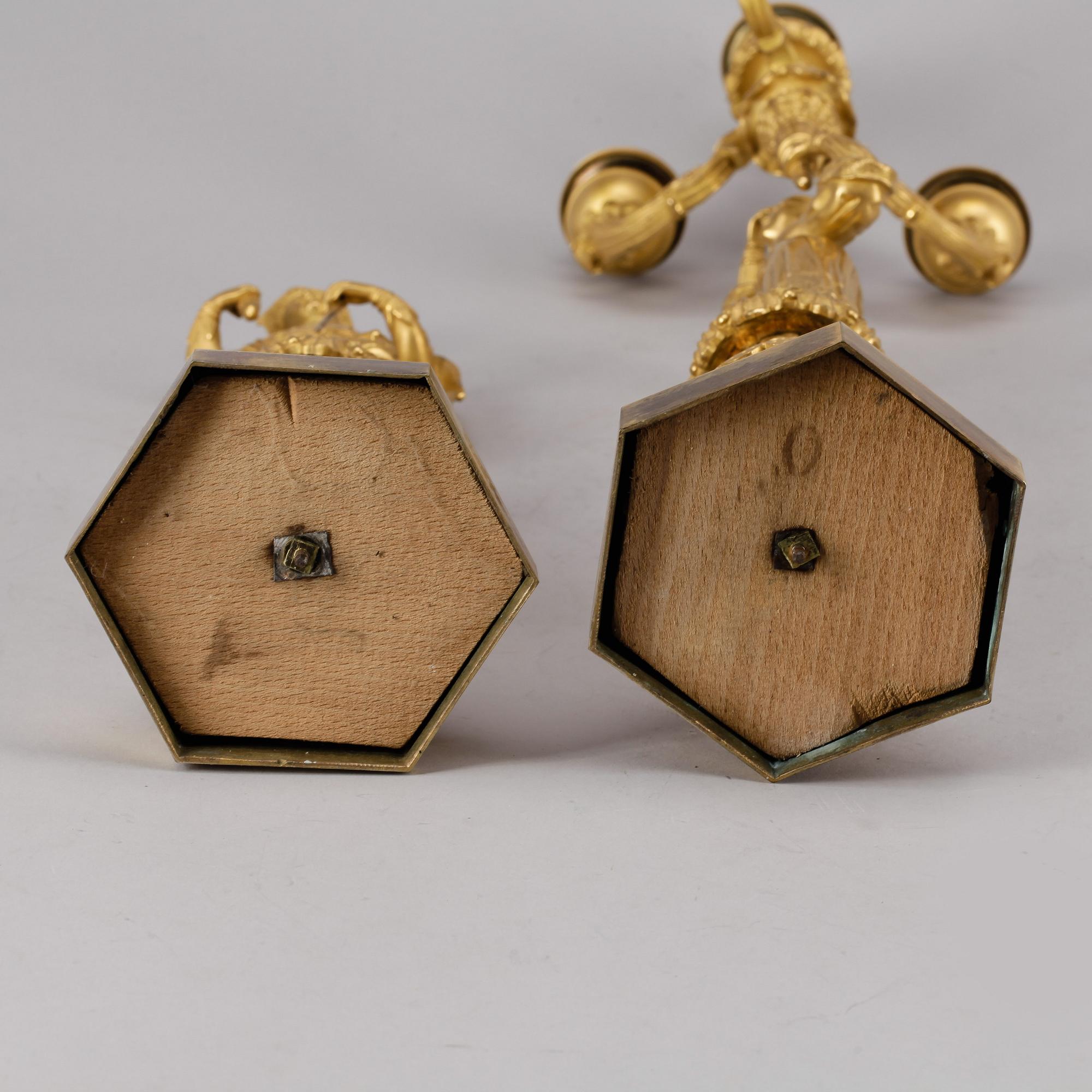KANDELABRAR, ett par, senempire, 1800-tal.