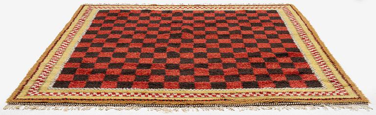 A knotted pile carpet, c. 269 x 244 cm, Norrbottens Läns Hemslöjd.