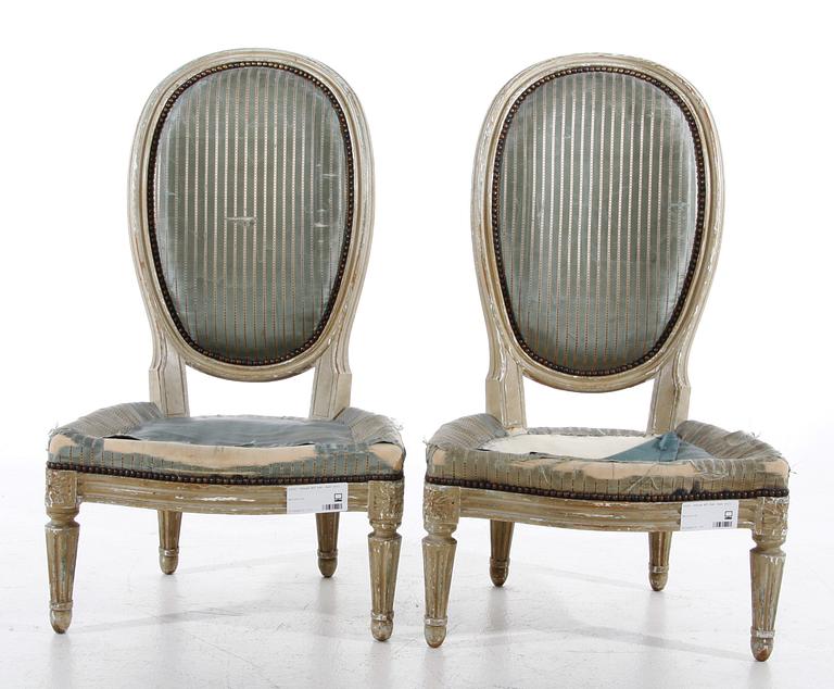 STOLAR, ett par. Gustaviansk stil.