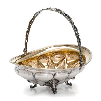 Sazikov parcel-gilt bread basket, Moscow 1849, struck with mark of the Purveyor to the Imperial Court.