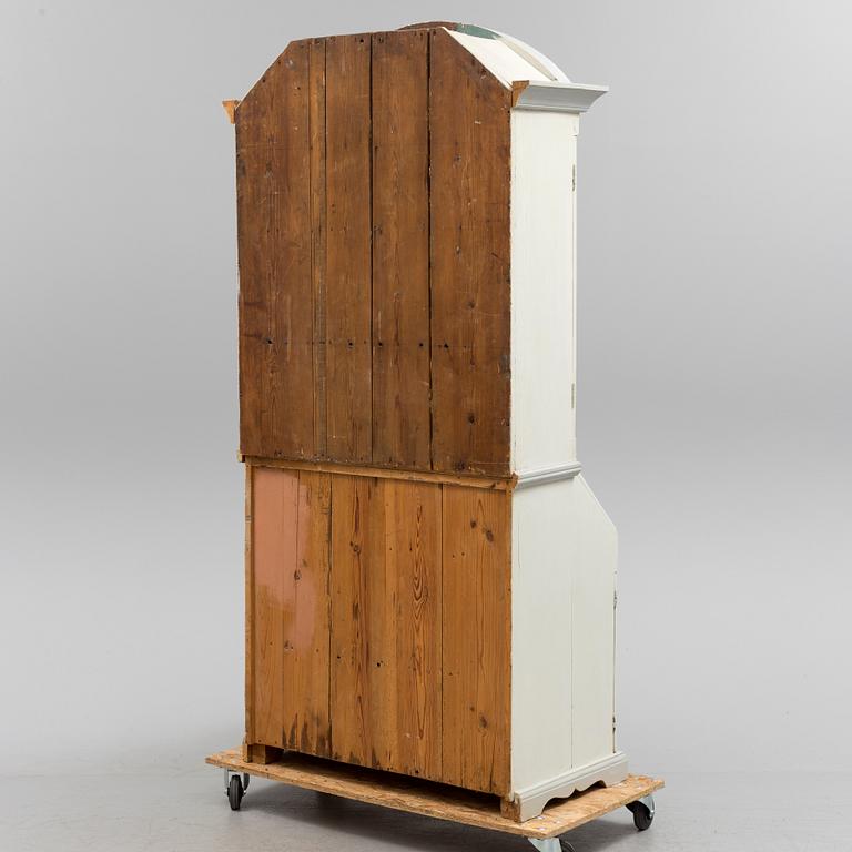 A writing cabinet, 18th/19th century.