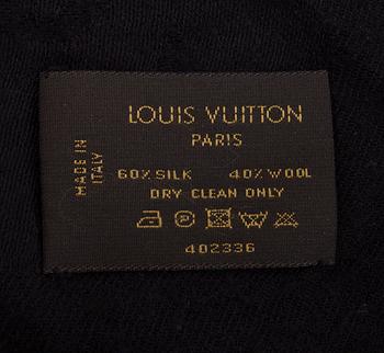 SJALAR, 3 stycken, Louis Vuitton.
