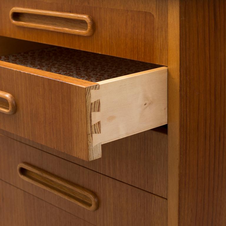 A 1950s sideboard.