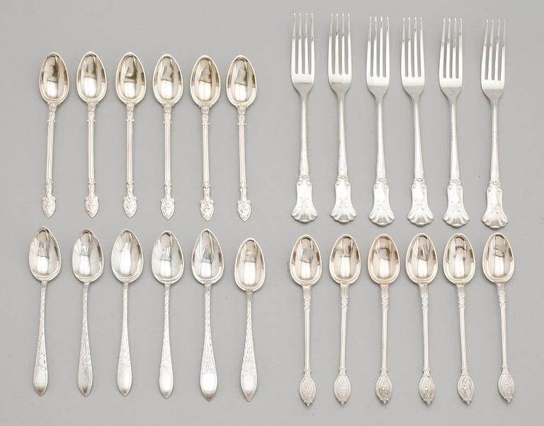 SAMLING BESTICK, silver. Tot vikt 307 g.