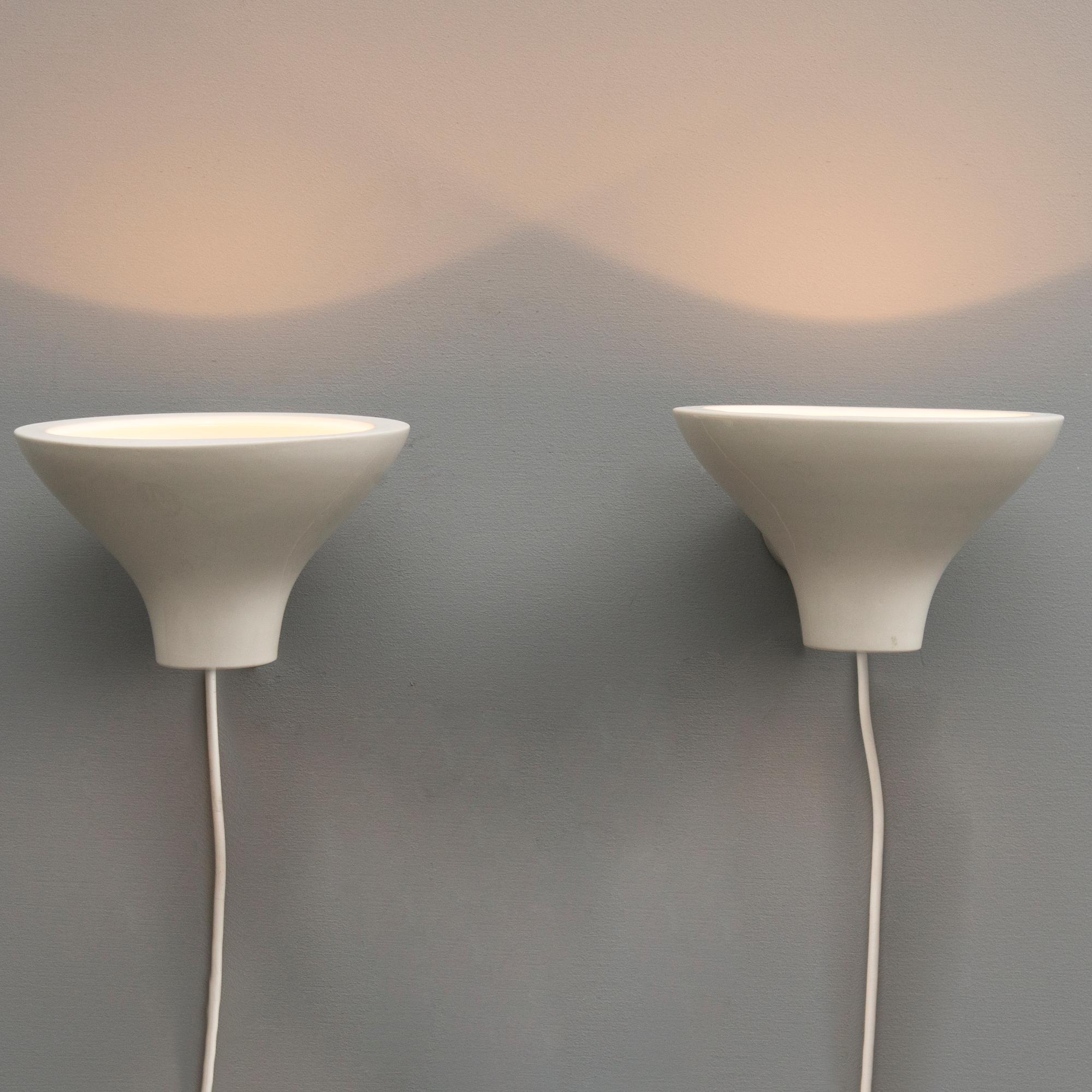 JUKKA KORPIHETE, vägglamppor, ett par, tillverkare Byrolights, 2006.