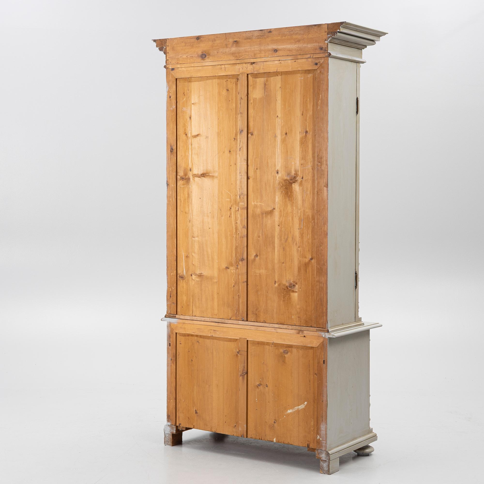 Bokskåp/ Vitrinskåp  1800-talets slut.