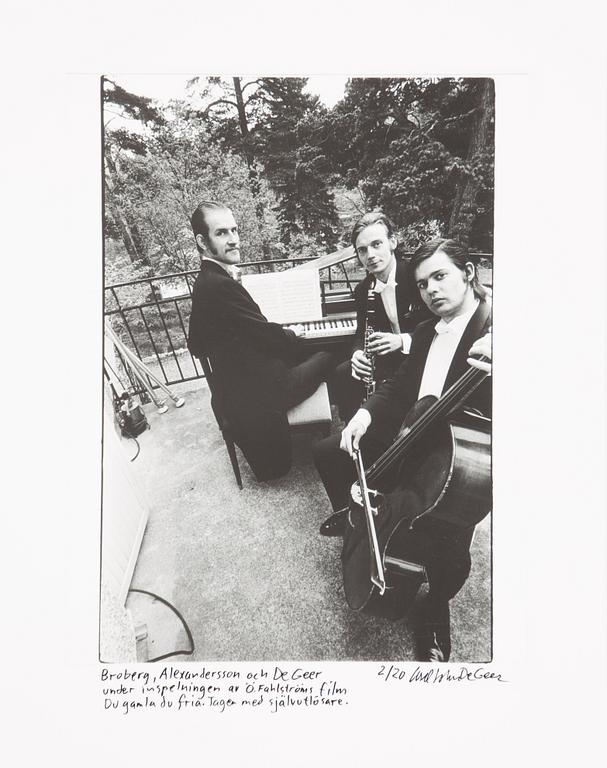 Carl Johan De Geer, "Broberg, Alexandersson och De Geer under inspelningen av Ö. Fahlströms film Du gamla du fria".