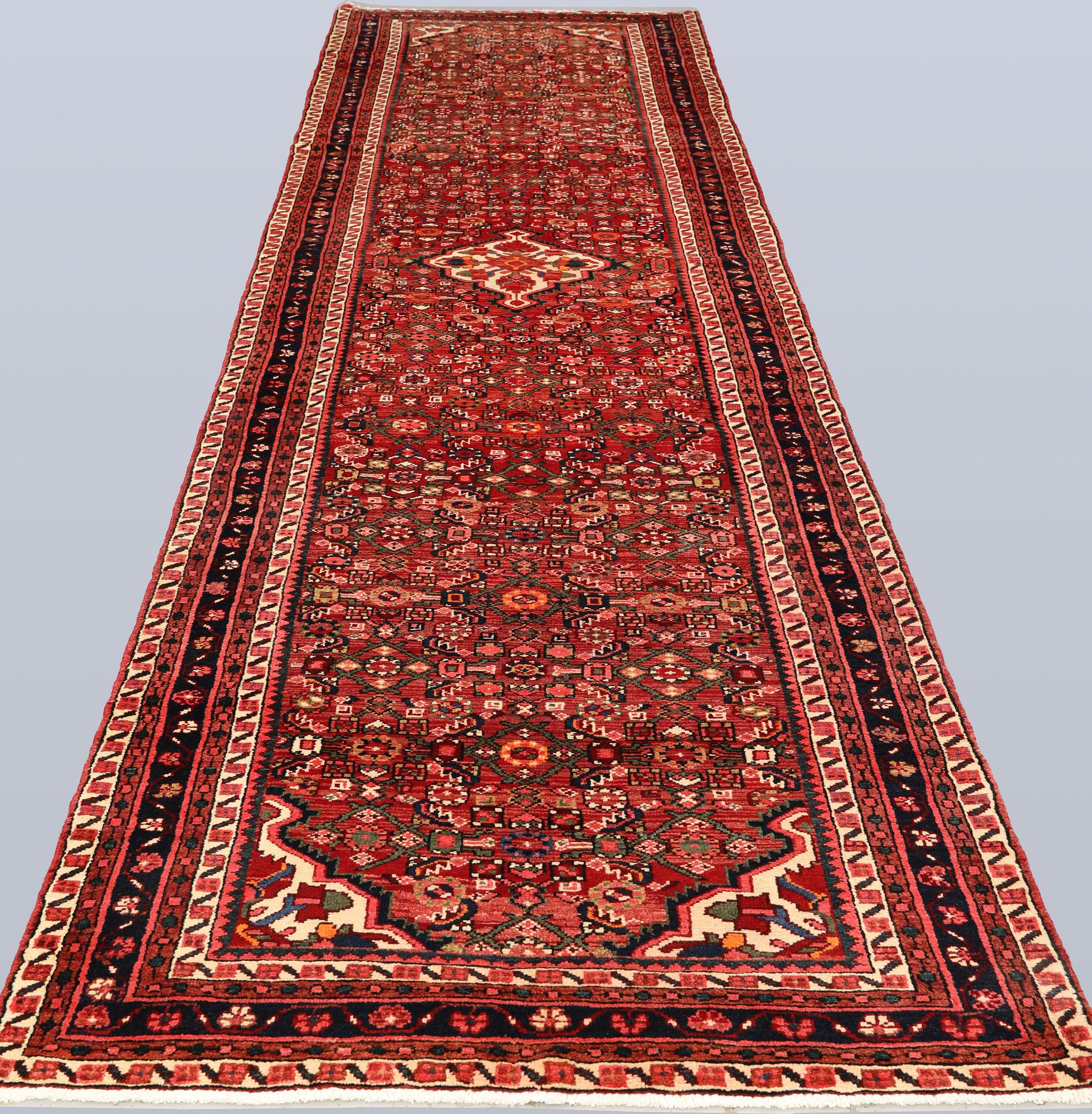 Gallerimatta, Hamadan, ca 425 x 103 cm.