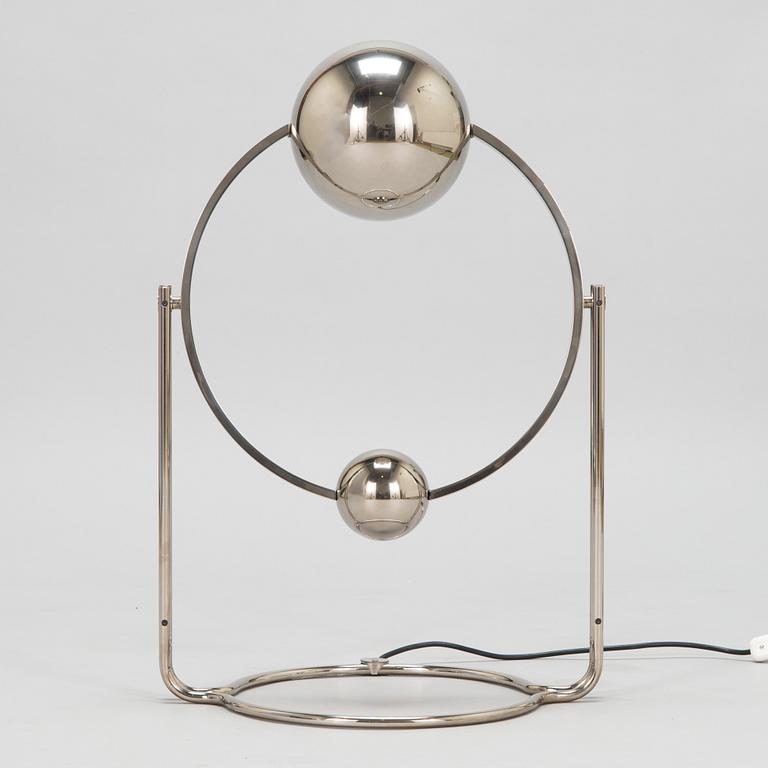 Pierre Soulié, bordslampa, "Lamp balancé", modell 10432 för Verre Lumière Frankrike 1970-tal.