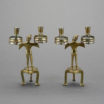 KANDELABER, ett par, mässing, gotiskstil, troligen omkring 1900.
