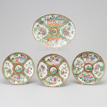 A lot of three dishes and one serving dish, Qing dynasty, 19th century.