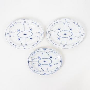 Three pieces of serving platters, porcelain, "Musselmalet", Royal Copenhagen, Denmark.