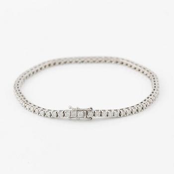 Tennis bracelet, 18K white gold set with brilliant-cut diamonds, accompanied by HRD report.