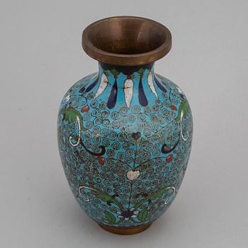 A Cloisonne vase, Qing dynasty.