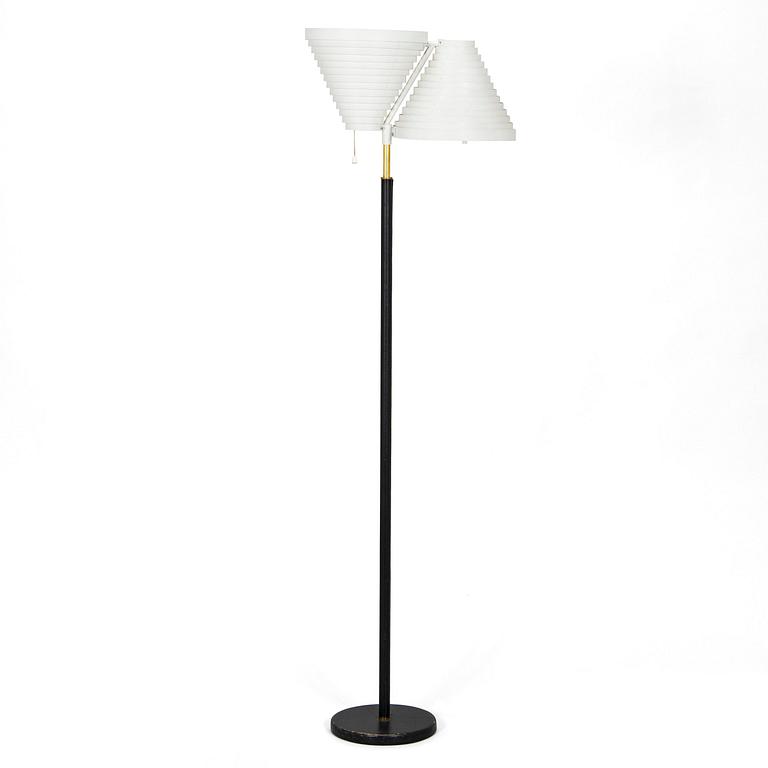 Alvar Aalto, golvlampa, modell A810, Valaistustyö, Finland, 1960-tal.