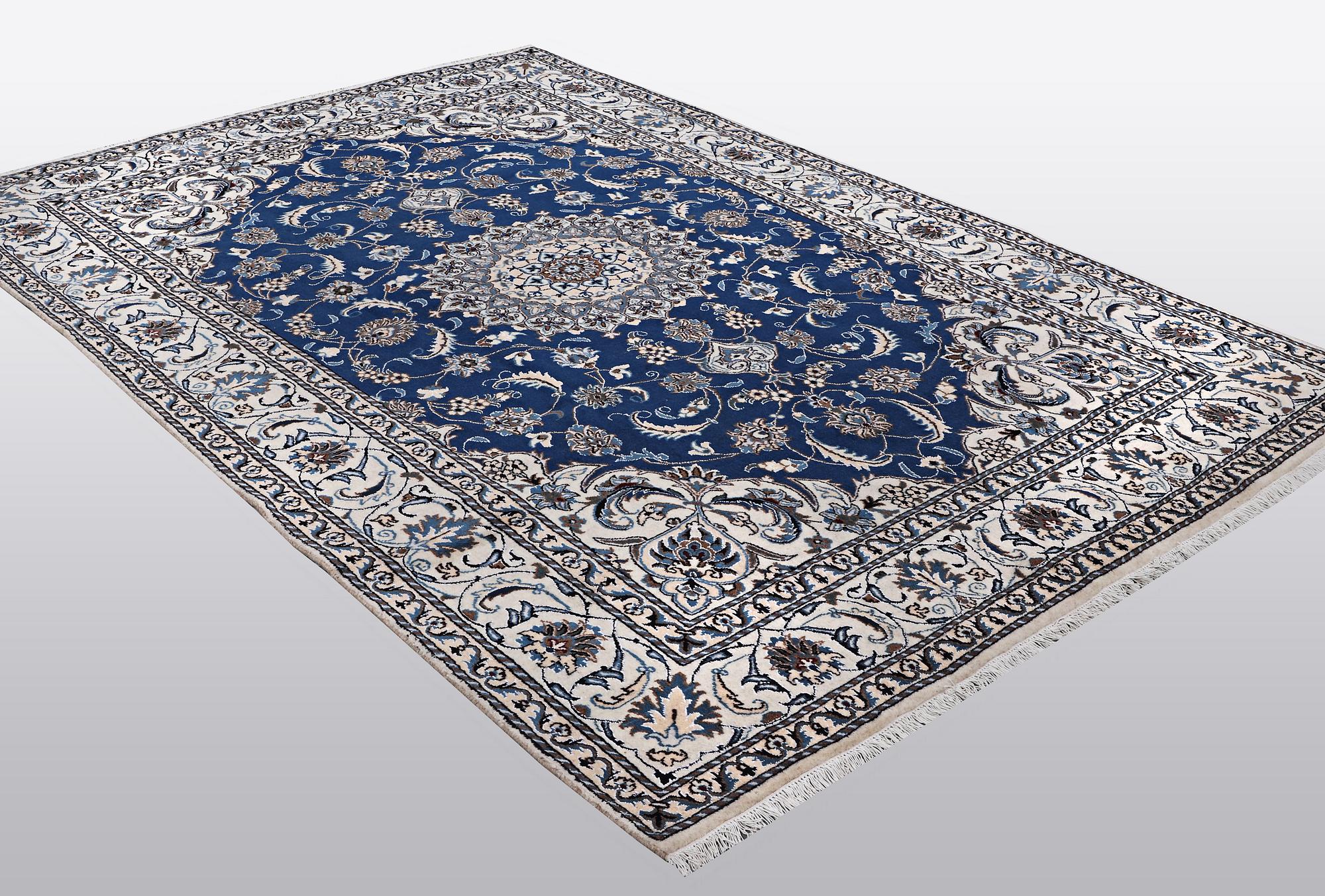 A carpet, Nain, part silk 9 LAA, ca 310 x 203 cm.