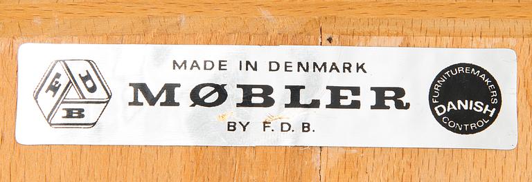 FOLKE PÅLSSON, STOL, modell J77, tillverkare FDB Møbler, Danmark 1969.