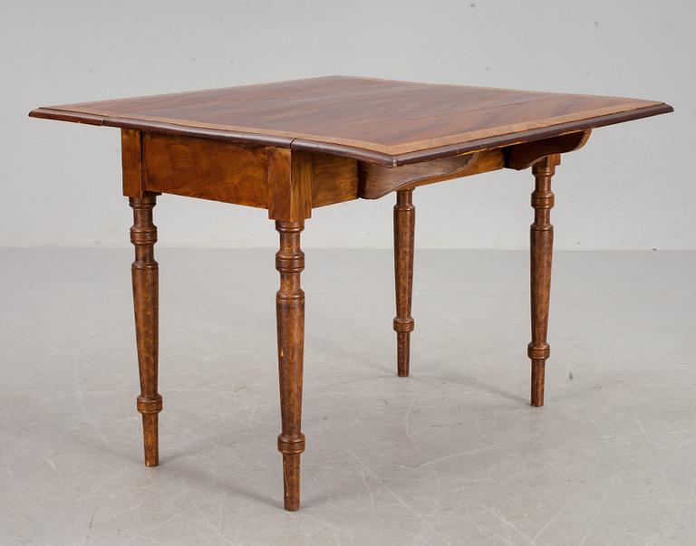 KLAFFBORD MED LÅDA, 1800-talets slut.