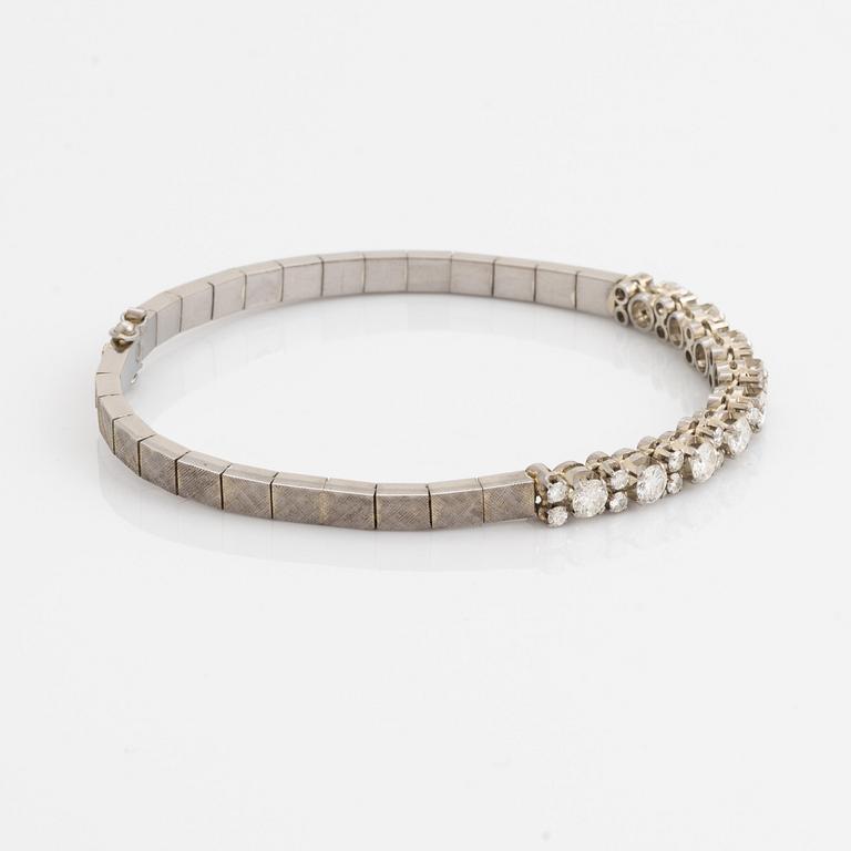 Brilliant cut diamond bracelet.