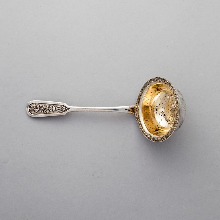 TESIL, silver, kontrollstämplar Viktor Savinkov, S:t Petersburg 1869. Vikt 87 g.