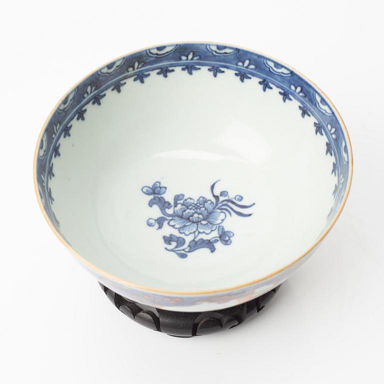 A porcelain bowl, China, Qianlong (1736-95).
