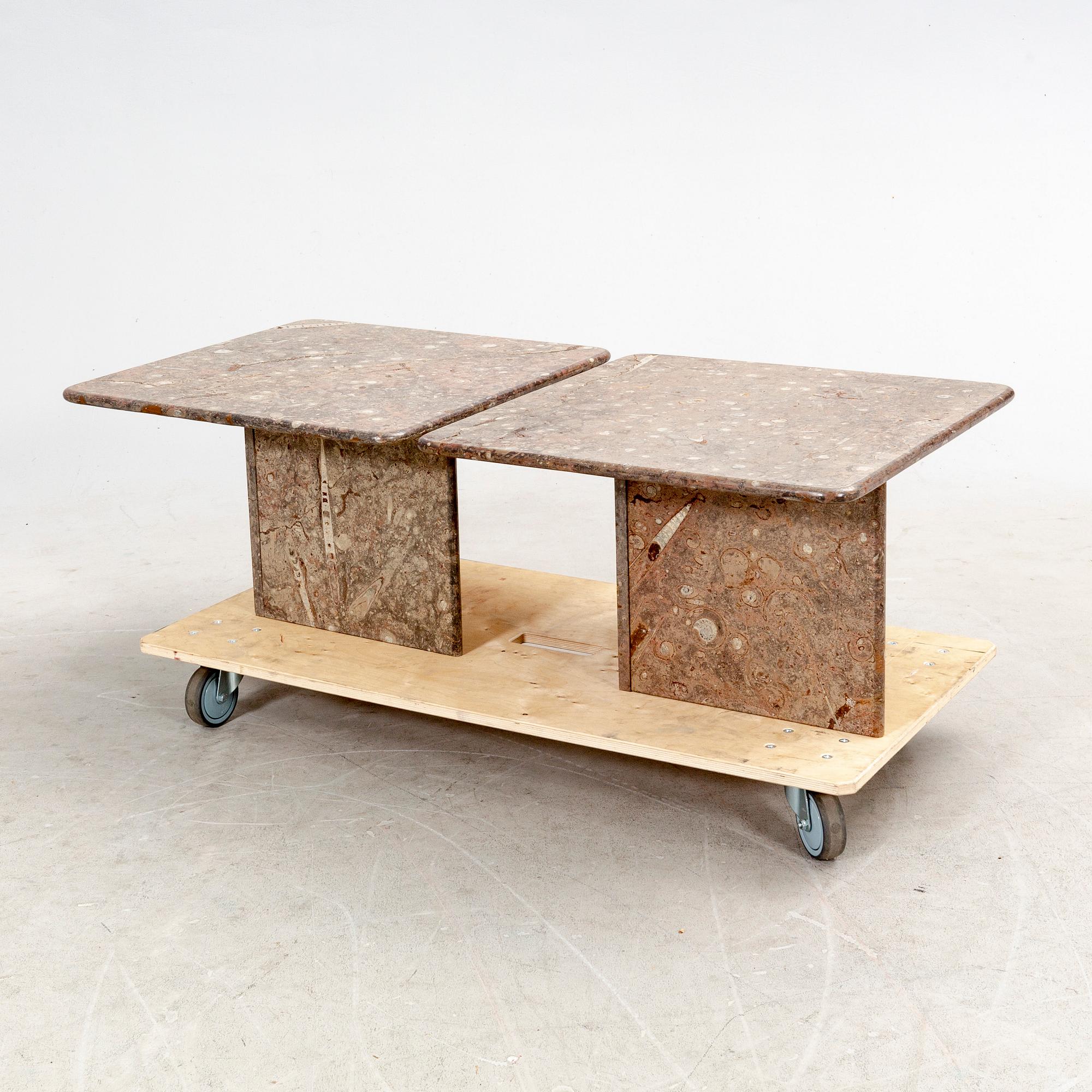 Sidobord/soffbord ett par sent 1900-tal.