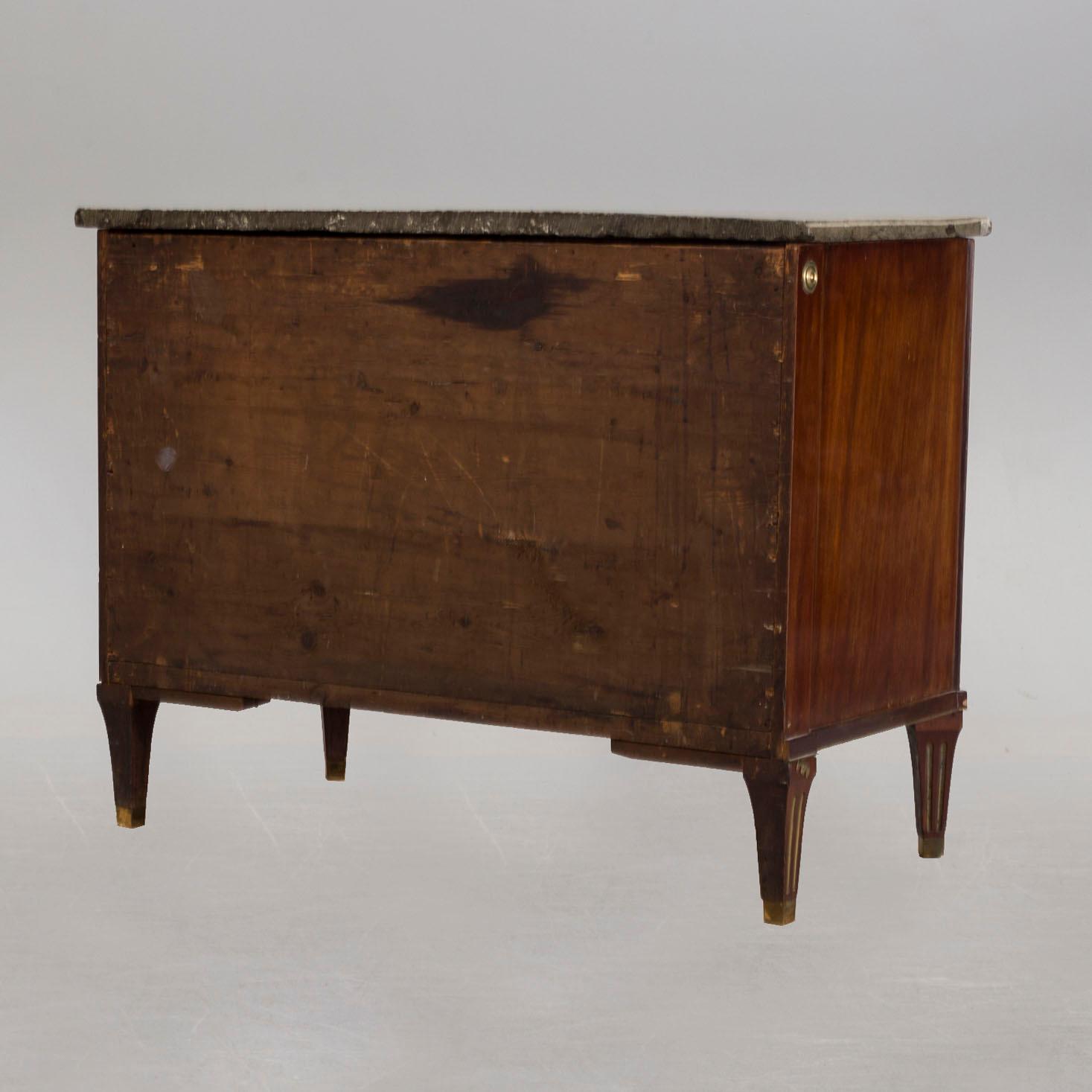 An early 19th century commode.