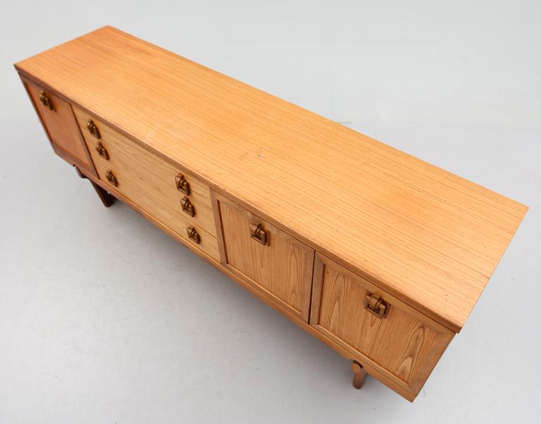 SIDEBOARD, Beautility, England, 1900-talets andra hälft.