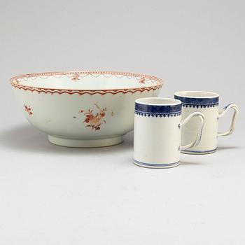 A pair of blue and white jugs and a punch bowl, Qing dynasty, Jiaqing (1796-1820).