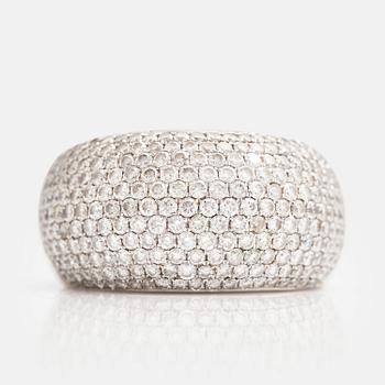 RING, 18K vitguld, briljantslipade diamanter ca 2.067 ct tot.