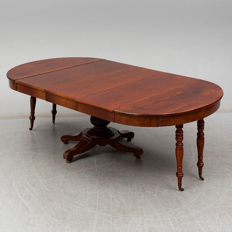 A late Empire Dinner table, 19th century.