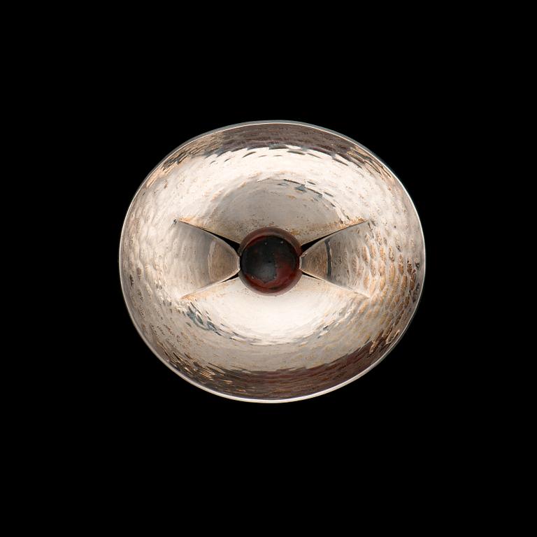 ELIS KAUPPI, BROSCH, silver samt bärnsten, Kupittaan Kulta, Åbo 1962.