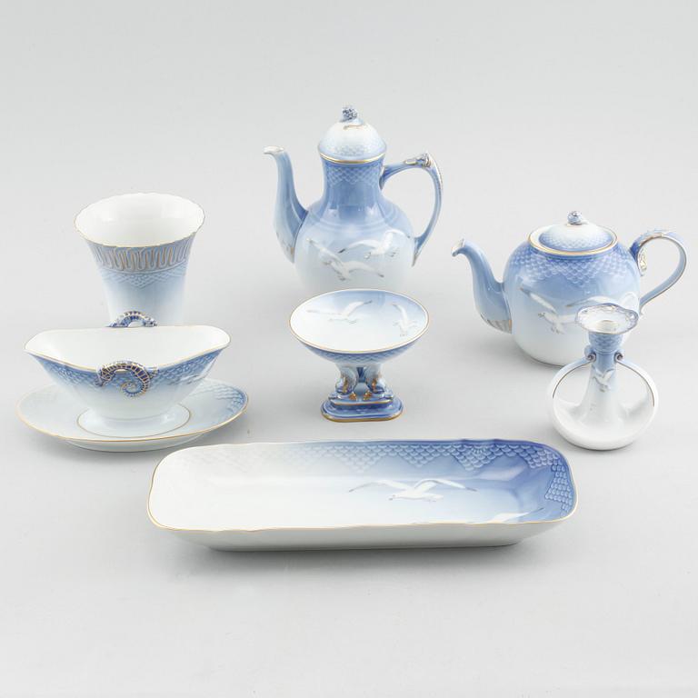 SERVISDELAR, 37 st, porslin, "Måsen", Bing & Gröndahl, Danmark, 1900-talets andra hälft.