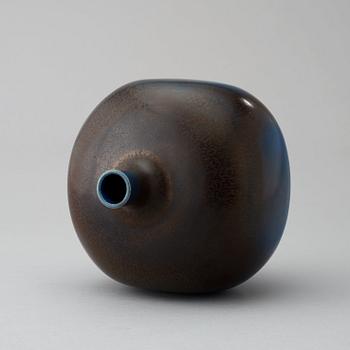 A Berndt Friberg stoneware vase, Gustavsberg Studio 1972.